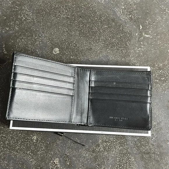 Michale Kors Brown Logo Print Men’s Wallet - Picture 3 of 4